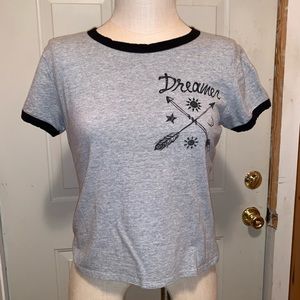 “Dreamer” Black Lined Cropped Tee